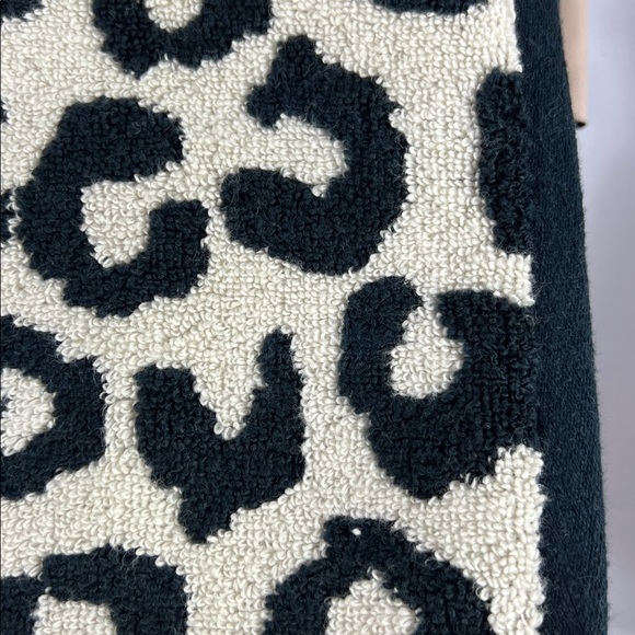 Rachel Zoe Black and Cream Leopard Towel Set Bath Hand Wash Cotton Set of 8 NEW - Picture 5 of 7